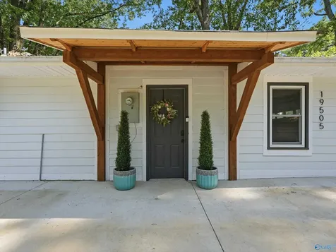 19505 Riverside Street Athens AL 35611