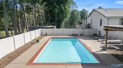 13 West Road Fayetteville TN 37334