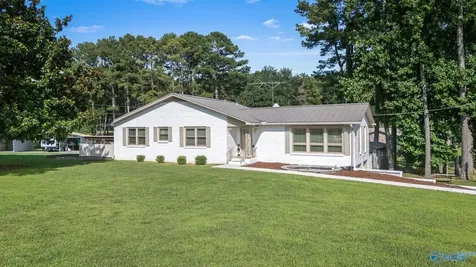 13 West Road Fayetteville TN 37334