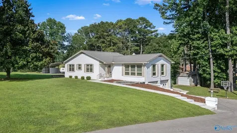 13 West Road Fayetteville TN 37334