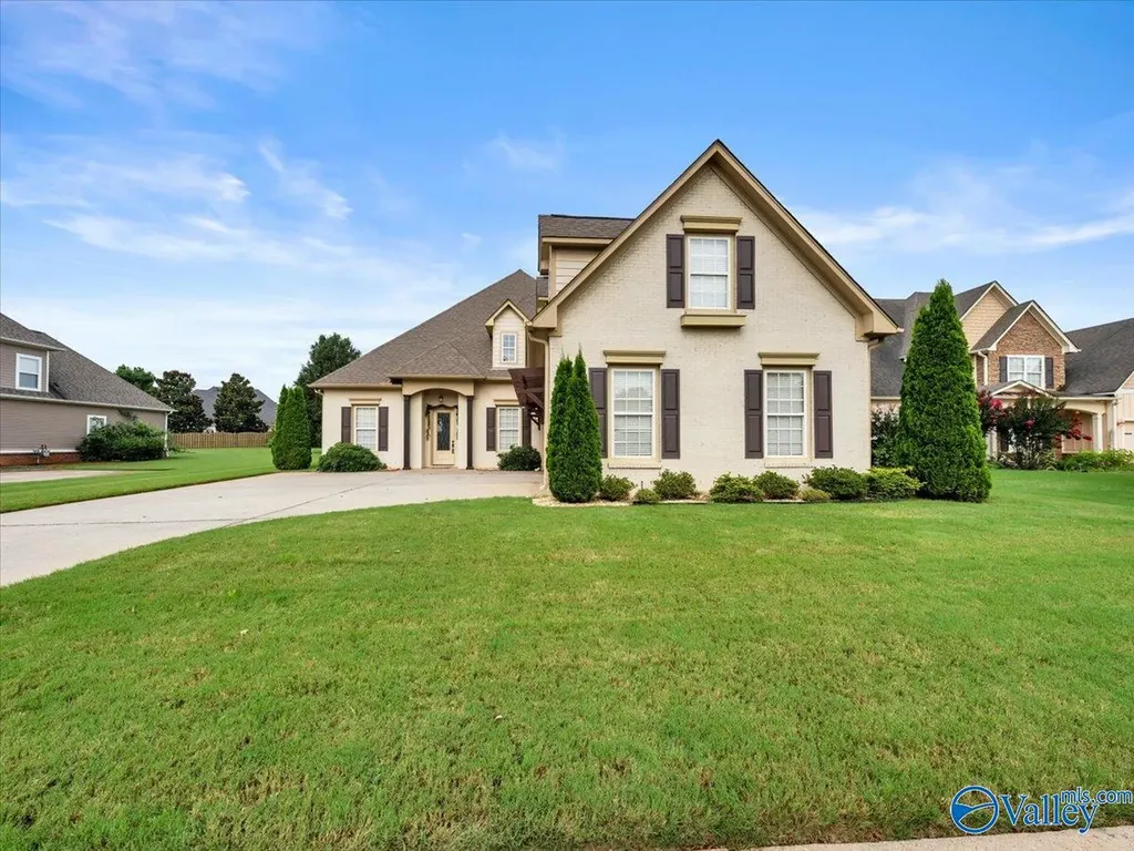 8 Crimson Cloud Boulevard SW Huntsville AL 35824
