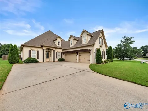 8 Crimson Cloud Boulevard SW Huntsville AL 35824