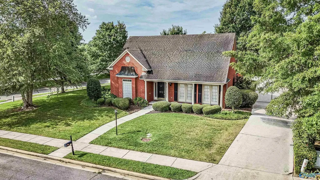 3014 Waterman Drive Owens Cross Roads AL 35763