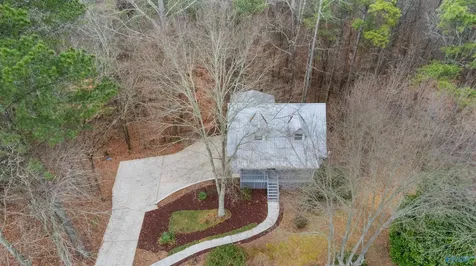 5615 Cherrywood Drive Guntersville AL 35976