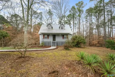 5615 Cherrywood Drive Guntersville AL 35976