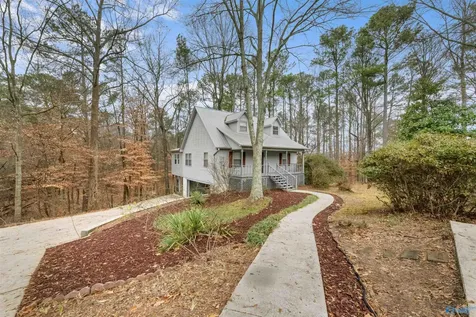 5615 Cherrywood Drive Guntersville AL 35976