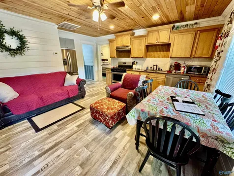 3519 Colonial Drive Guntersville AL 35976