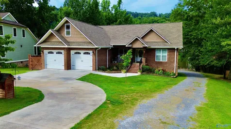 3519 Colonial Drive Guntersville AL 35976