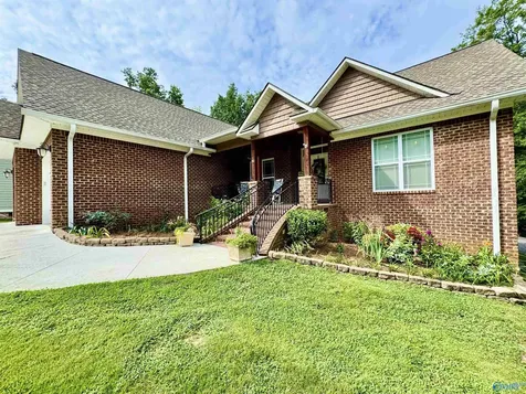 3519 Colonial Drive Guntersville AL 35976