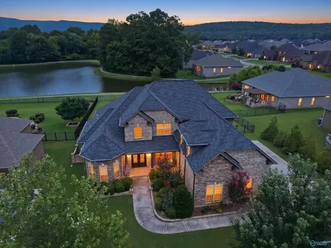 2017 Meadow Creek Circle SE Owens Cross Roads AL 35763