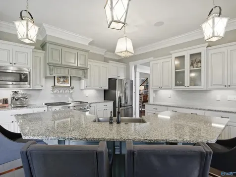 2017 Meadow Creek Circle SE Owens Cross Roads AL 35763