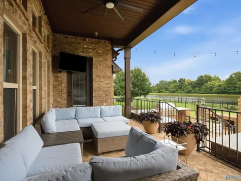 2017 Meadow Creek Circle SE Owens Cross Roads AL 35763