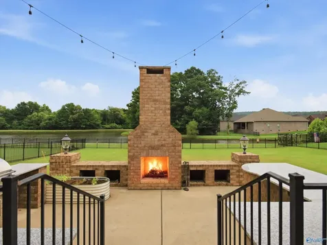2017 Meadow Creek Circle SE Owens Cross Roads AL 35763