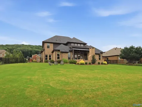 2017 Meadow Creek Circle SE Owens Cross Roads AL 35763