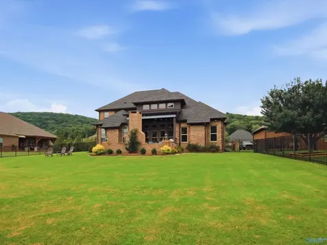 2017 Meadow Creek Circle SE Owens Cross Roads AL 35763
