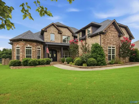 2017 Meadow Creek Circle SE Owens Cross Roads AL 35763