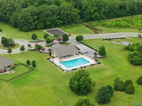 2017 Meadow Creek Circle SE Owens Cross Roads AL 35763