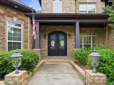 2017 Meadow Creek Circle SE Owens Cross Roads AL 35763