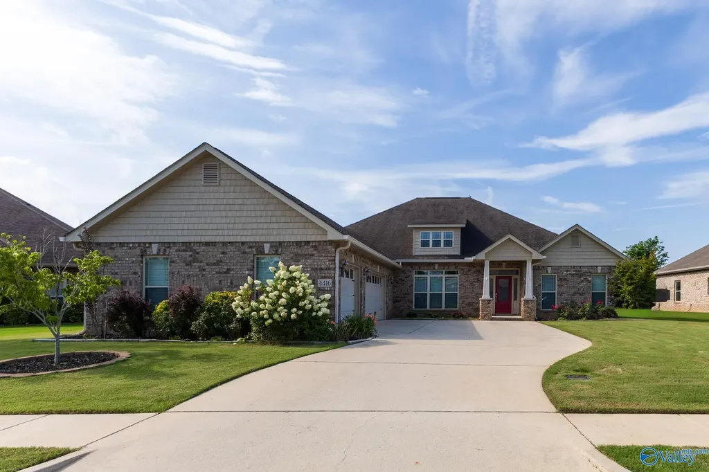 4416 Duskin Court SE Owens Cross Roads AL 35763