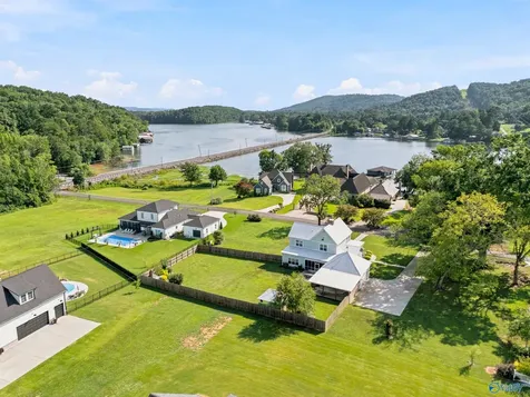 128 Carlton Road Scottsboro AL 35769