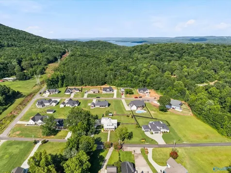 128 Carlton Road Scottsboro AL 35769