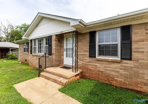 2438 Crestwood Drive SW Huntsville AL 35805