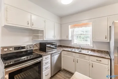 2438 Crestwood Drive SW Huntsville AL 35805
