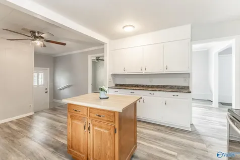 2438 Crestwood Drive SW Huntsville AL 35805