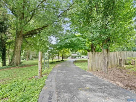 460 John Hunter Highway Elora TN 37328