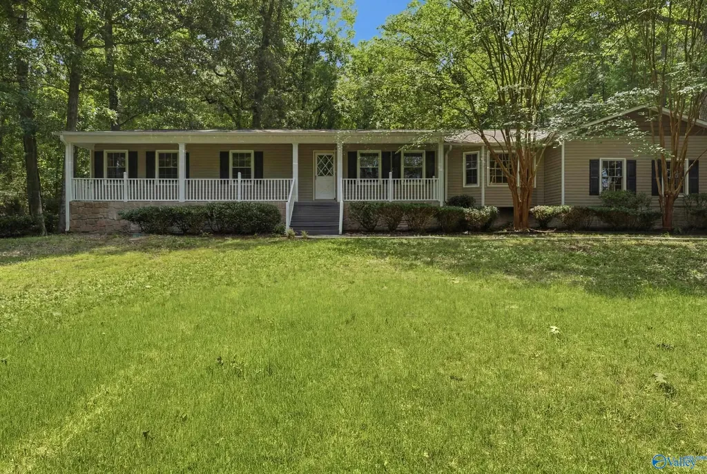 205 Eastwood Drive Owens Cross Roads AL 35763