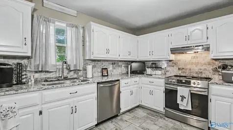 22926 Horseshoe Bend Athens AL 35611