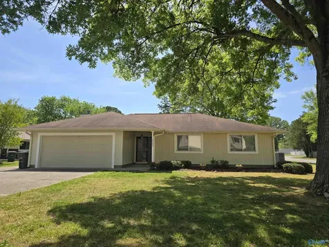 2000 Hackberry Green SE Huntsville AL 35803