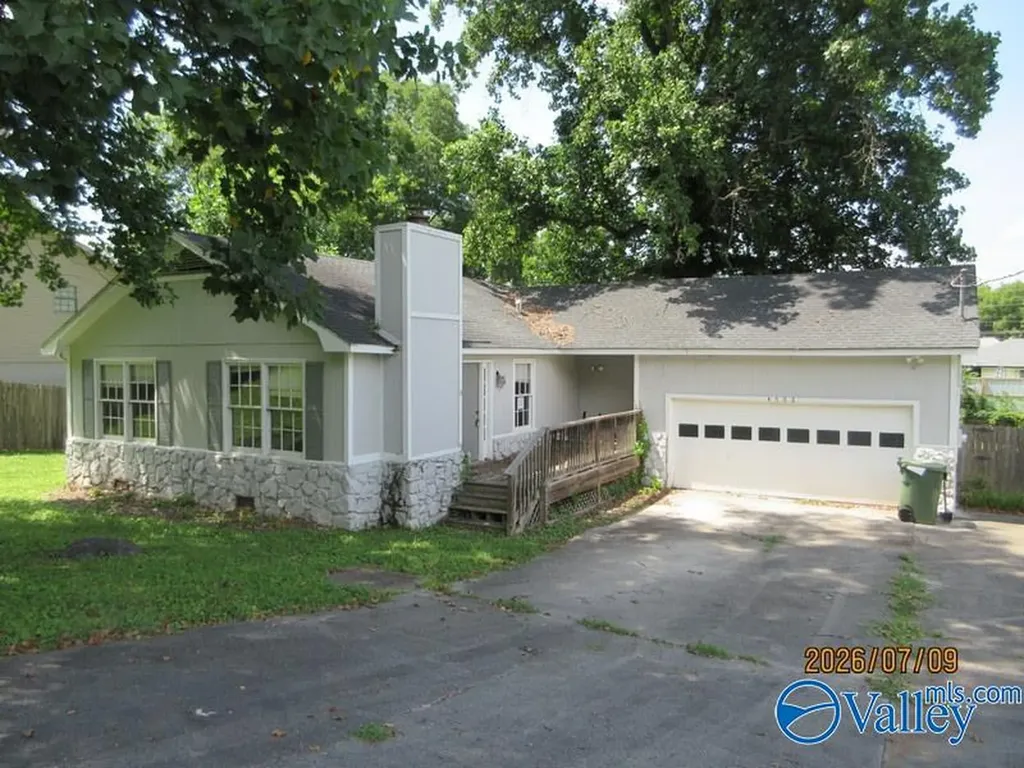 4702 NW Ardmore Drive NW Huntsville AL 35816