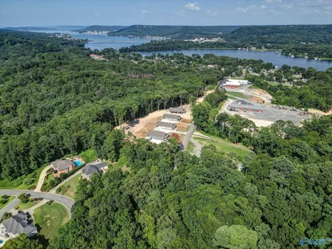 2070 Browns Valley Road Guntersville AL 35976