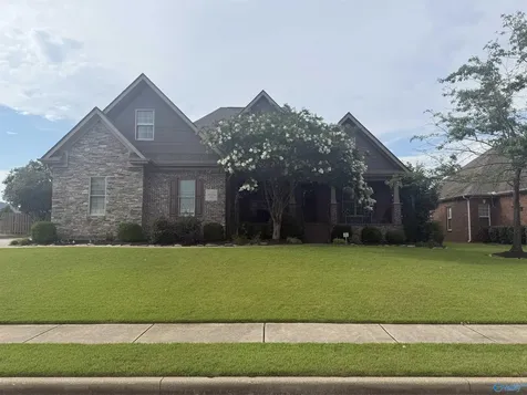 7563 Crestridge Drive Owens Cross Roads AL 35763