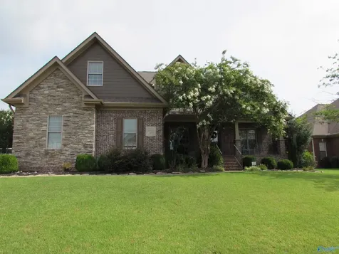 7563 Crestridge Drive Owens Cross Roads AL 35763
