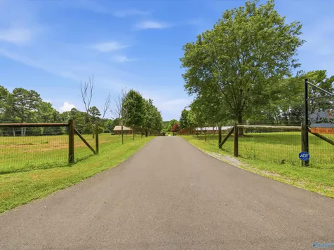 311 Dodd Road Guntersville AL 35976