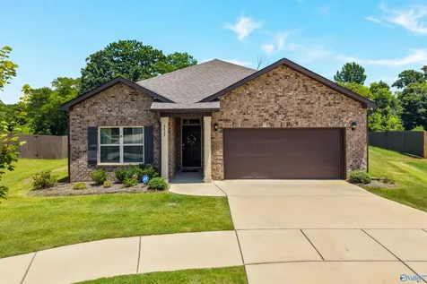 6613 Shearleaf Road NW Huntsville AL 35806