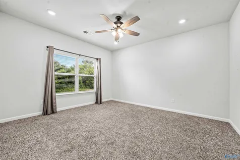 6613 Shearleaf Road NW Huntsville AL 35806