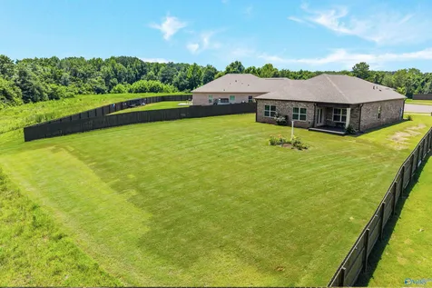 6613 Shearleaf Road NW Huntsville AL 35806