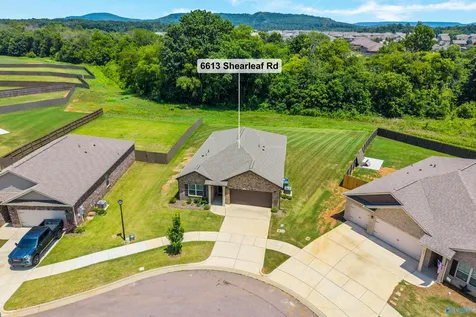 6613 Shearleaf Road NW Huntsville AL 35806