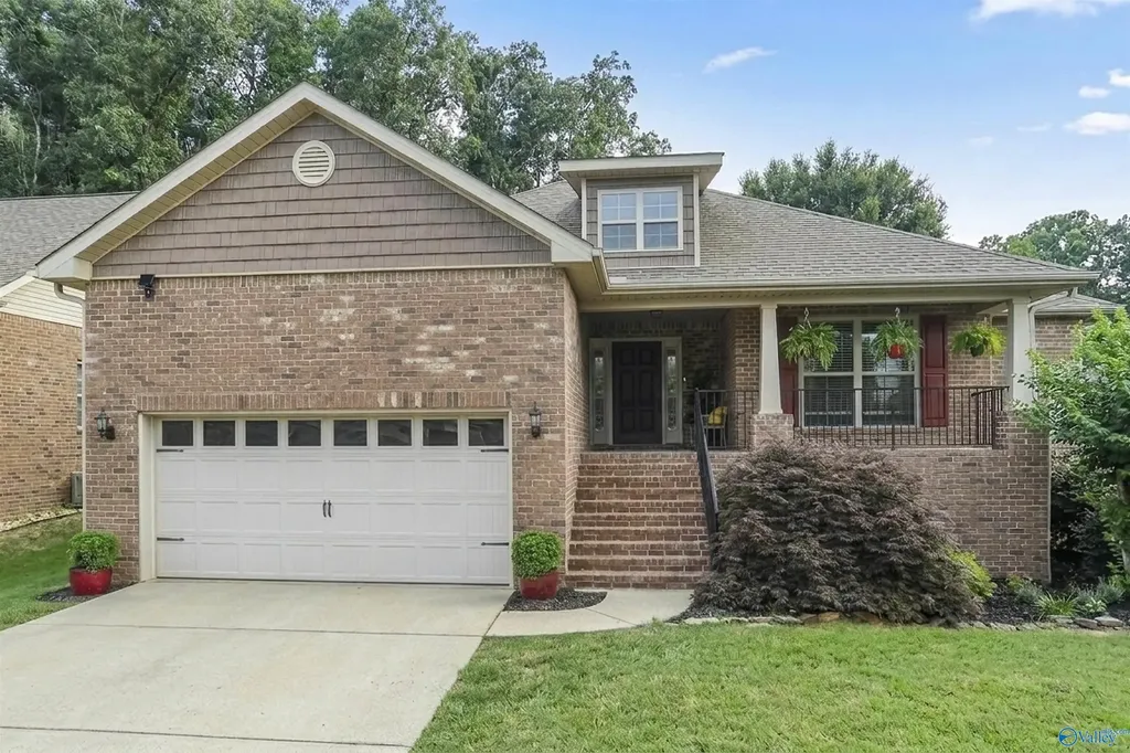 6805 Wintercrest Way Owens Cross Roads AL 35763