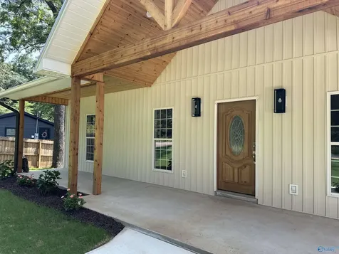42 Dunsmore Drive Grant AL 35747