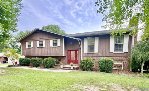 910 Brentwood Drive Cullman AL 35055