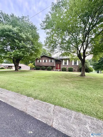 910 Brentwood Drive Cullman AL 35055