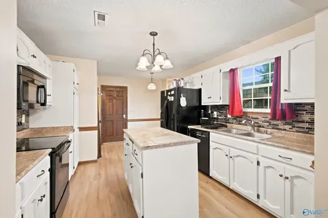 1037 Sandy Springs Road NW Huntsville AL 35806