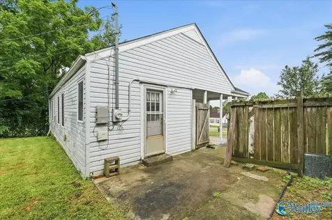3910 Pine Avenue SW Huntsville AL 35805