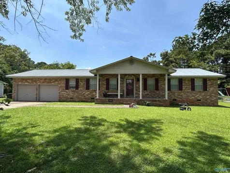 402 Highland Avenue Scottsboro AL 35768