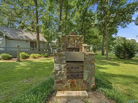 128 Floyd Circle Scottsboro AL 35769