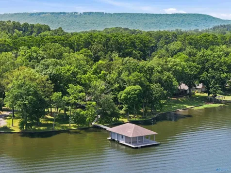 128 Floyd Circle Scottsboro AL 35769